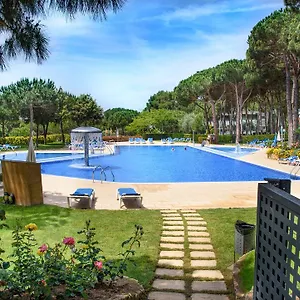 https://aparthotel-ciutat-de-palol.catalonia-hotels.com